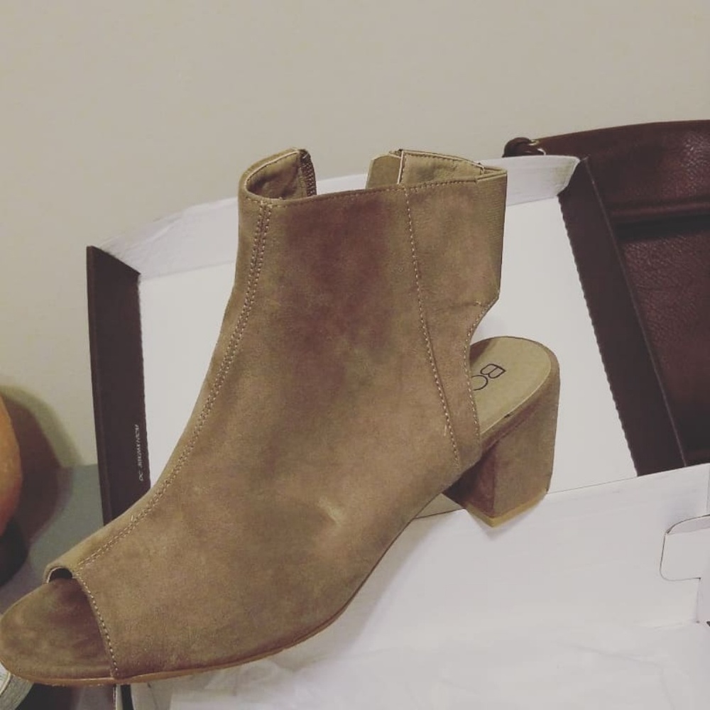 Shoes - Picture 2 of 2